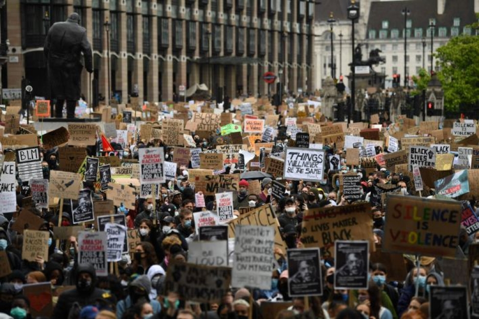 Mielenosoittajia Lontoossa. LEHTIKUVA/AFP