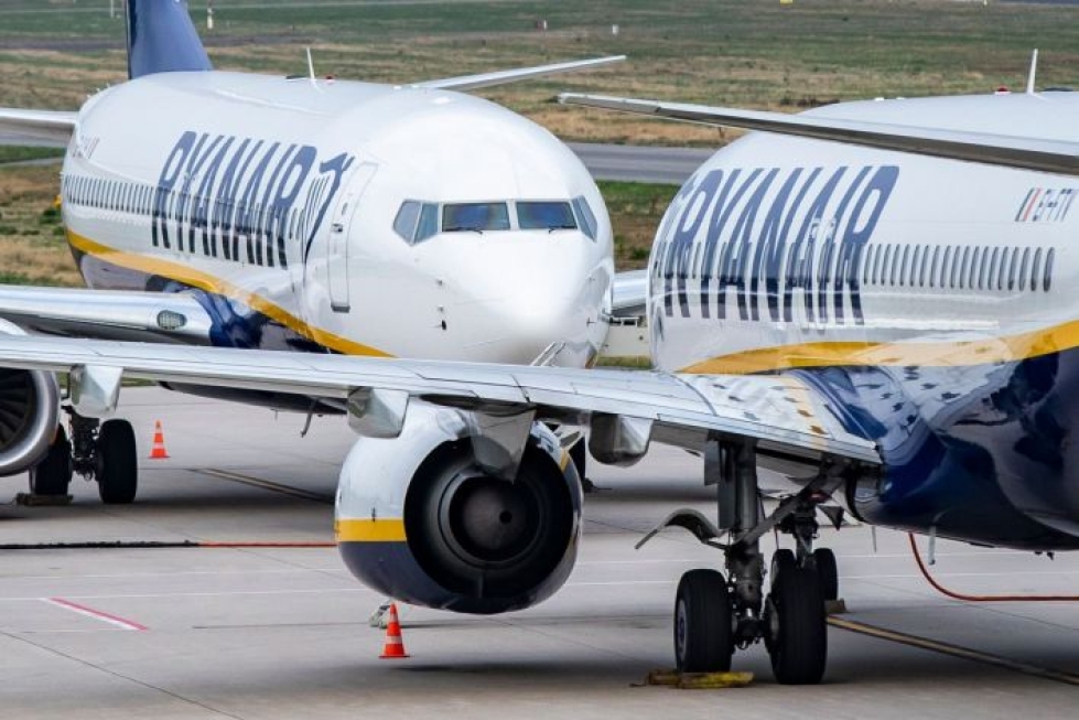 Ryanairin mukaan sillä on pilotteja ja muita miehistön jäseniä yli tarpeen. Kuvituskuvaa. Lehtikuva/AFP