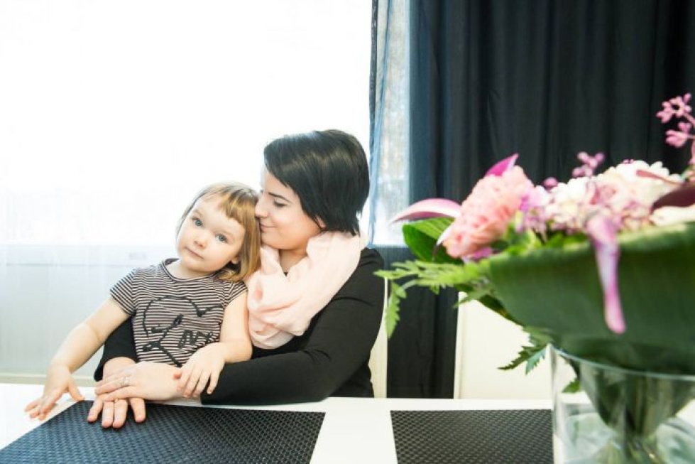 Joensuulaisen Elli Saarelaisen Siiri-tytär on kolmevuotias. Nyt toiveissa on sisarus Siirille.