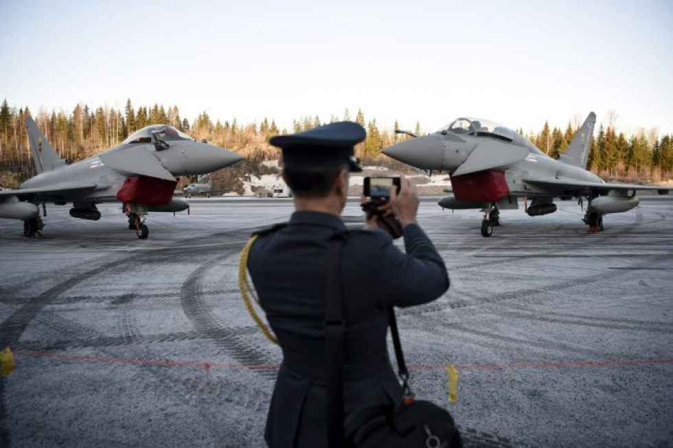 Eurofighter Typhoon -hävittäjiä mediaesittelyssä Pirkkalassa viime vuonna. LEHTIKUVA / ANTTI AIMO-KOIVISTO