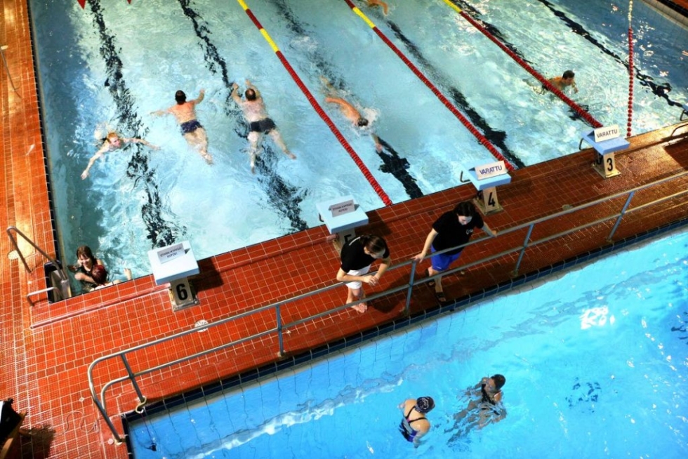 Senioripalveluihin liittyvän ladattavan kortin hinta olisi Vesikon ja Rantakylän uimahalleissa 110 euroa vuodessa.