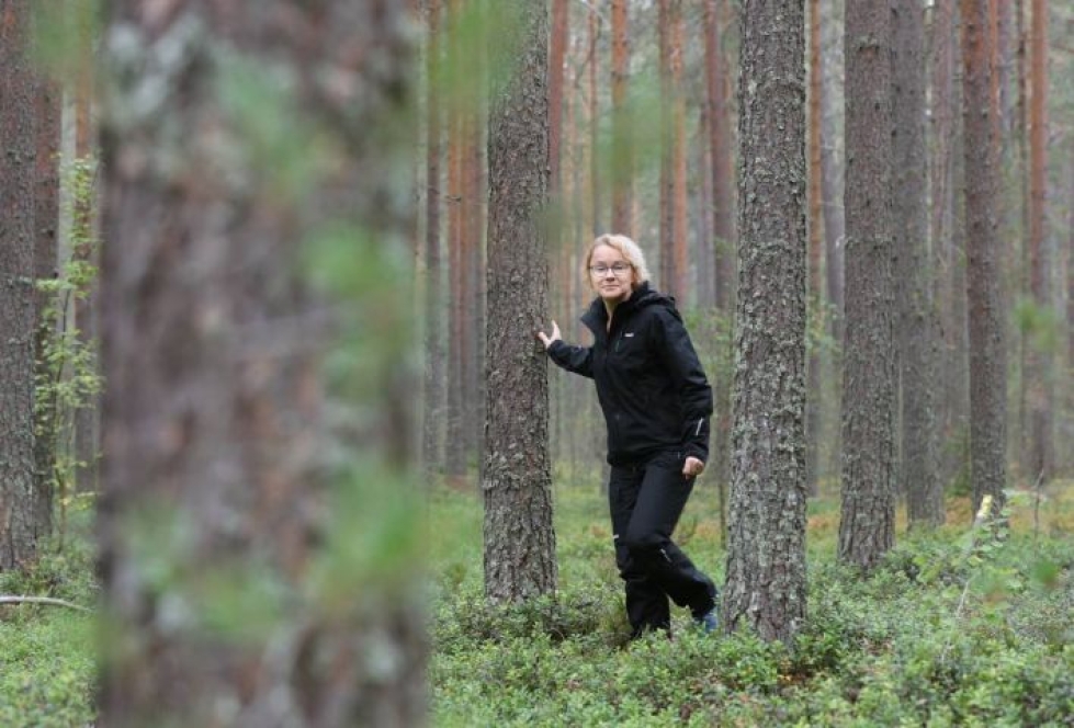 Leena Leskinen kannattaa aktiivista ja kestävää metsien käyttöä. Hän haluaa katsoa eteenpäin eikä kaivella metsätaloudessa vuosikymmeniä sitten tehtyjä virheitä.