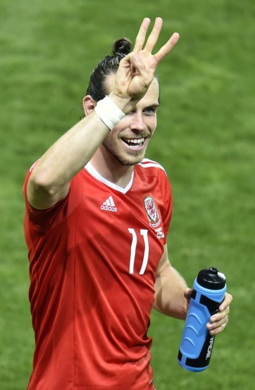 Walesin Gareth Bale johtaa EM-kisojen maalipörssiä kolmella osumalla. LEHTIKUVA/AFP
