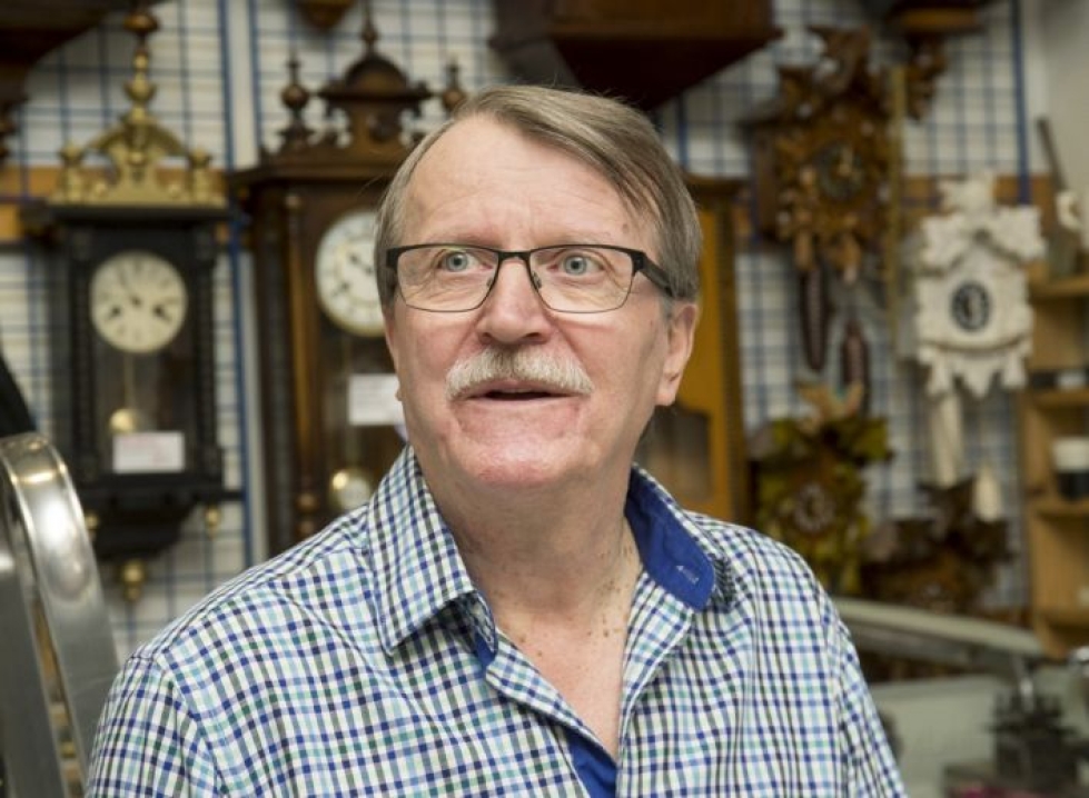 Ilmari Hänninen on korjannut kelloja pikkupojasta lähtien. Hienoin koneisto tuli vastaan nyt, 68-vuotiaana.