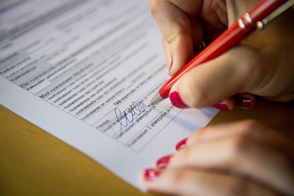Vuokrasopimuksen tekeminen on harvoja tilanteita, kun allekirjoitusta vielä tarvitaan