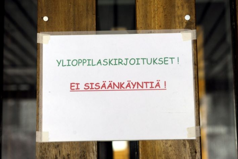 Abiturientit aloittivat kevään yo-kirjoituksensa tiistaina. LEHTIKUVA / Sari Gustafsson
