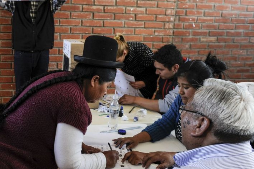 Boliviassa äänestettiin sunnuntaina parlamenttivaaleissa. LEHTIKUVA/AFP