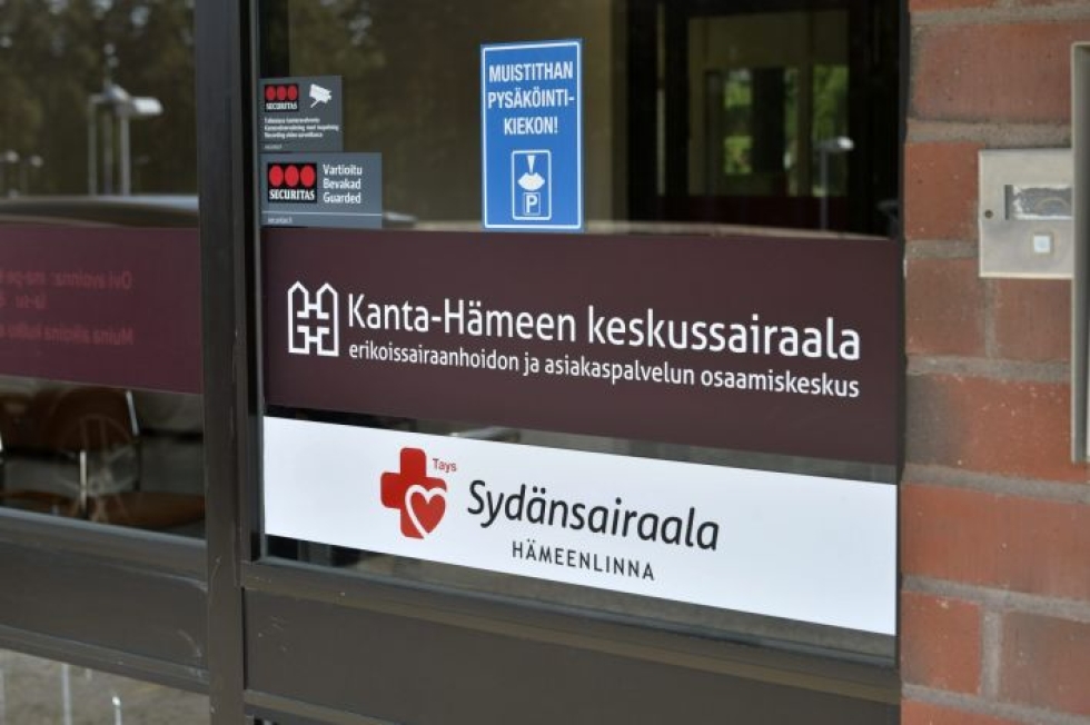 Kanta-Hämeen keskussairaalasta kerrotaan, että altistuneita on useita kymmeniä. LEHTIKUVA / ONNI OJALA