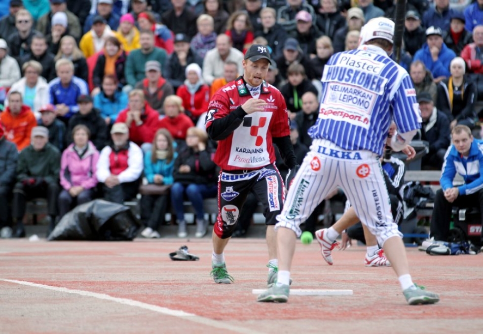 Mika Väisänen (vas.) ja Hannu Huuskonen pääsivät pelaamaan Joensuussa suuren yleisön edessä.