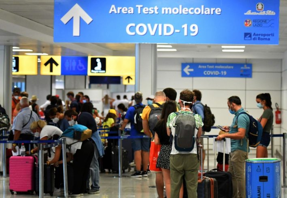 Rooman kansainvälinen lentokenttä Fiumicino oli ensimmäinen, joka sai Skytraxilta viiden tähden arvion koronavirustoimistaan. LEHTIKUVA/AFP