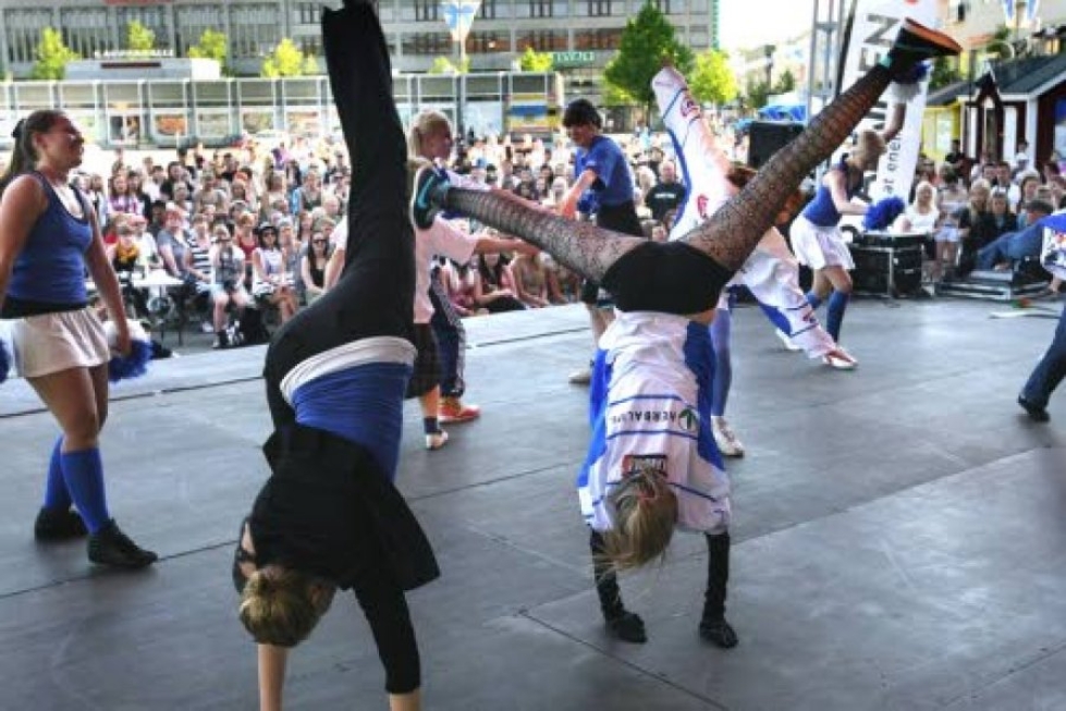 Viimevuotisessa tapahtumassa kilpaili muun muassa Kuopion tanssistudion joukkue.