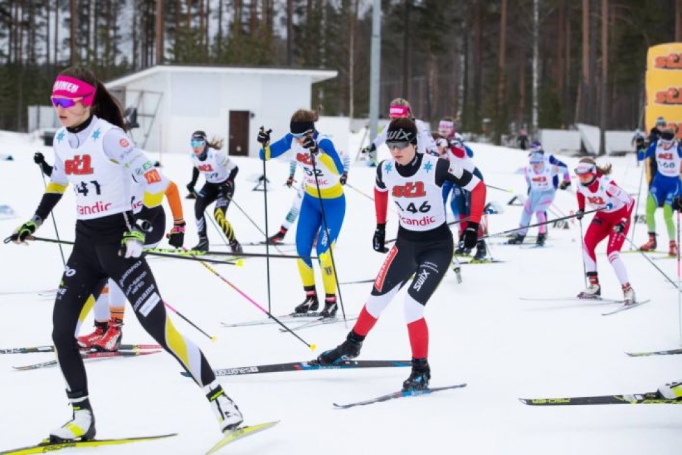Lotta Kurttila (146) sivakoi ensi viikolla nuorten MM-hiihdoissa. Kuva viime talven nuorten SM-hiihdoista.