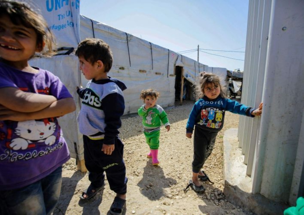 Turvattomuuden ohella pelko ja suru ovat arkisia tunteita syyrialaislapsille. Lapset kertoivatkin järjestölle haluavansa rauhaa ja palata takaisin kouluun.  LEHTIKUVA/AFP