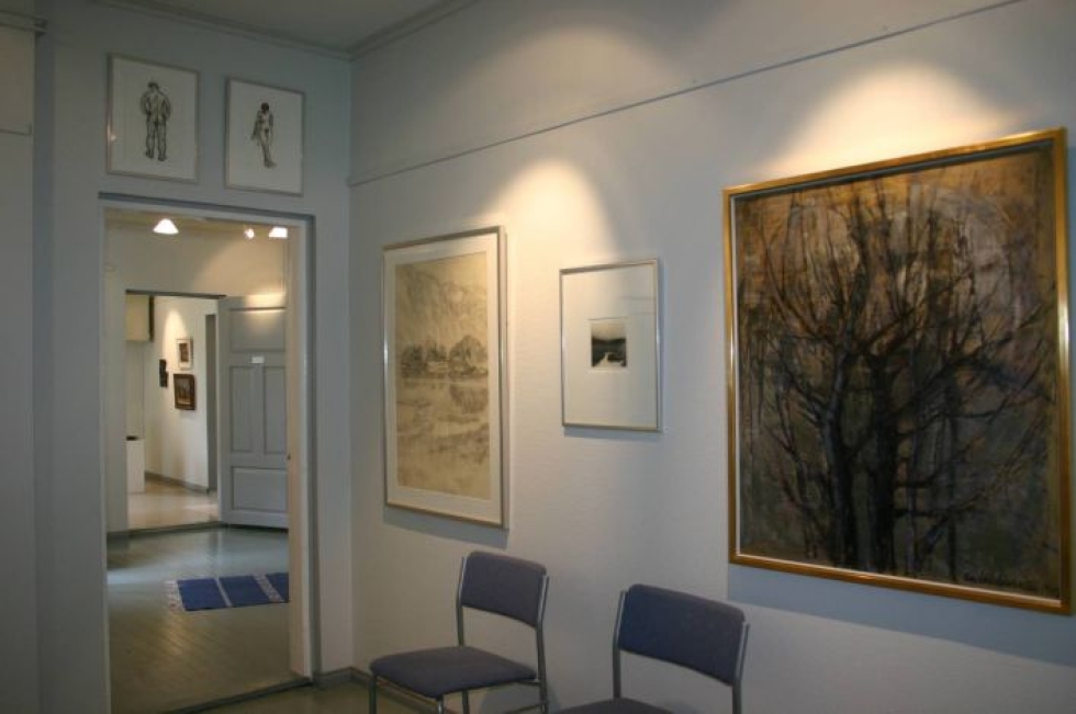 Annamaija Lankisen taidekokoelmaa esillä entisessä Tuupovaaran taidetalossa. Arkistokuva vuodelta 2009.