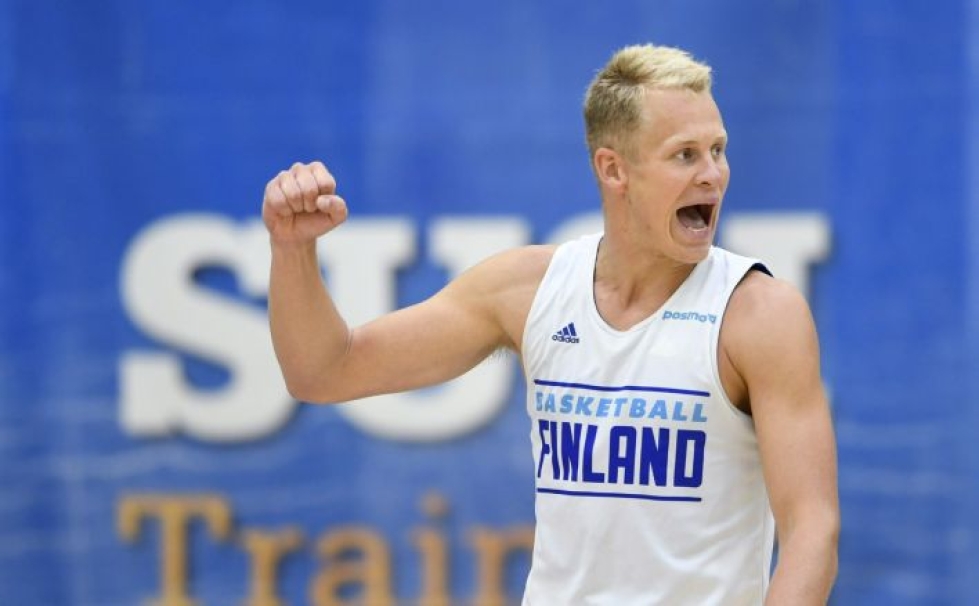 Sasu Salin miesten koripallomaajoukkueen harjoituksissa heinäkuussa 2019. LEHTIKUVA / MARTTI KAINULAINEN