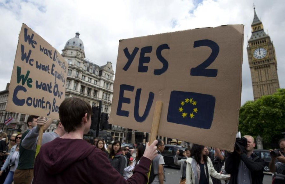 Mielenosoittajat vastustivat brexit-äänestyksen tulosta Lontoossa. LEHTIKUVA/AFP