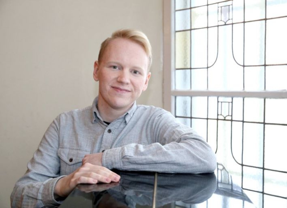 Joensuun kaupungin hyvinvointilautakunnan nuori demaripuheenjohtaja Joakim Kärkäs, 22, pyrkii nyt eduskuntaan.