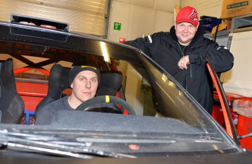 Vesa Hirvonen (oik.) ja Antti Suutarinen osallistuvat molemmat Toyotalla F-cupiin.