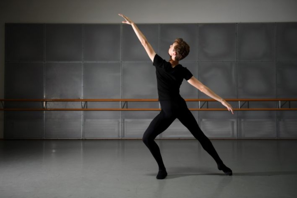19-vuotias Marko Juusela valmistui maineikkaasta Vaganovan balettiakatemiasta kesäkuussa. LEHTIKUVA / Antti Aimo-Koivisto