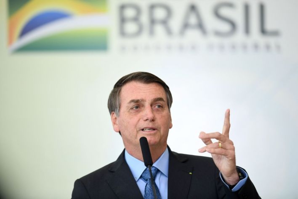 Brasilian presidentti Jair Bolsonaro on allekirjoittanut määräyksen, jolla kielletään muutamia poikkeuksia lukuun ottamatta kaskeaminen maassa kahden kuukauden ajaksi. LEHTIKUVA / AFP