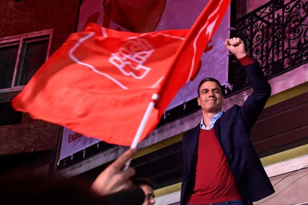 Sosialistien Pedro Sanchezin (kuvassa) on pakko saada hallitus kasaan tai hänen oma poliittinen uransa loppuu siihen, arvioi Ulkopoliittisen instituutin Teemu Tammikko. LEHTIKUVA / AFP