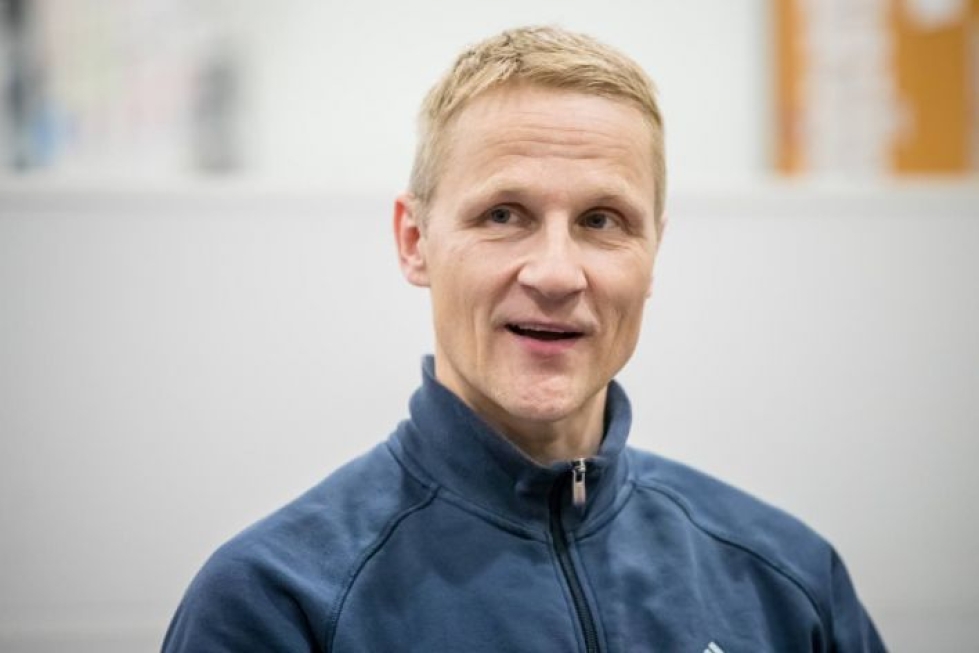 Petri Kettunen vieraili marraskuussa Kylmäojan koululla pitämässä treenit Josban ja LeBan junnuille.