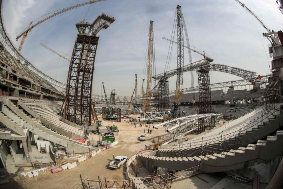 Qatarin MM-turnaus pelataan vuonna 2022. Maahan rakennetaan vimmatusti uusia stadioneja kisoja varten. Arkistokuva Al-Wakran stadionista on viime vuoden helmikuulta. LEHTIKUVA / AFP