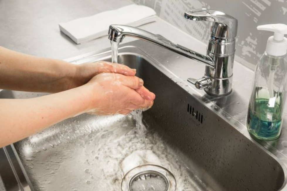 Joensuun kaupunki muistuttaa, että on tärkeää pestä kädet tai käyttää käsihuuhdetta, ennen kuin asioi kaupungin tiloissa.