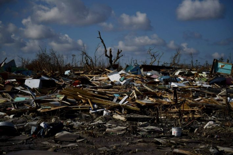 Uusi myrsky on huono uutinen Bahamalle, sillä saarivaltiossa kamppaillaan yhä aiemman hirmumyrskyn tuhojen kanssa. LEHTIKUVA / AFP