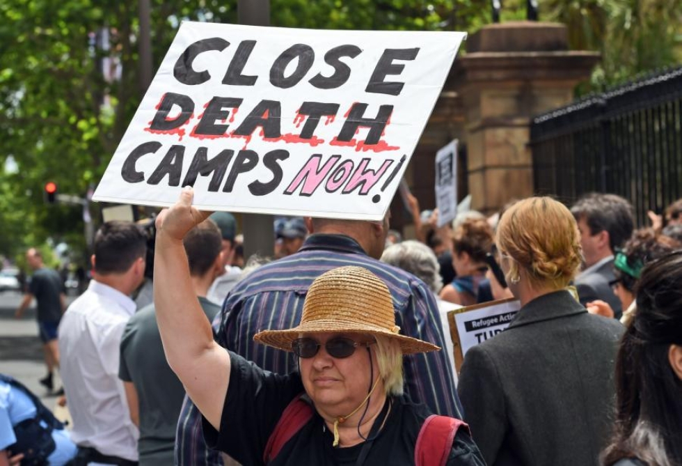 Osa australialaisista on järkyttyneitä turvapaikanhakijoiden kohtelusta ja osoittaa mieltään heidän puolestaan. LEHTIKUVA/AFP