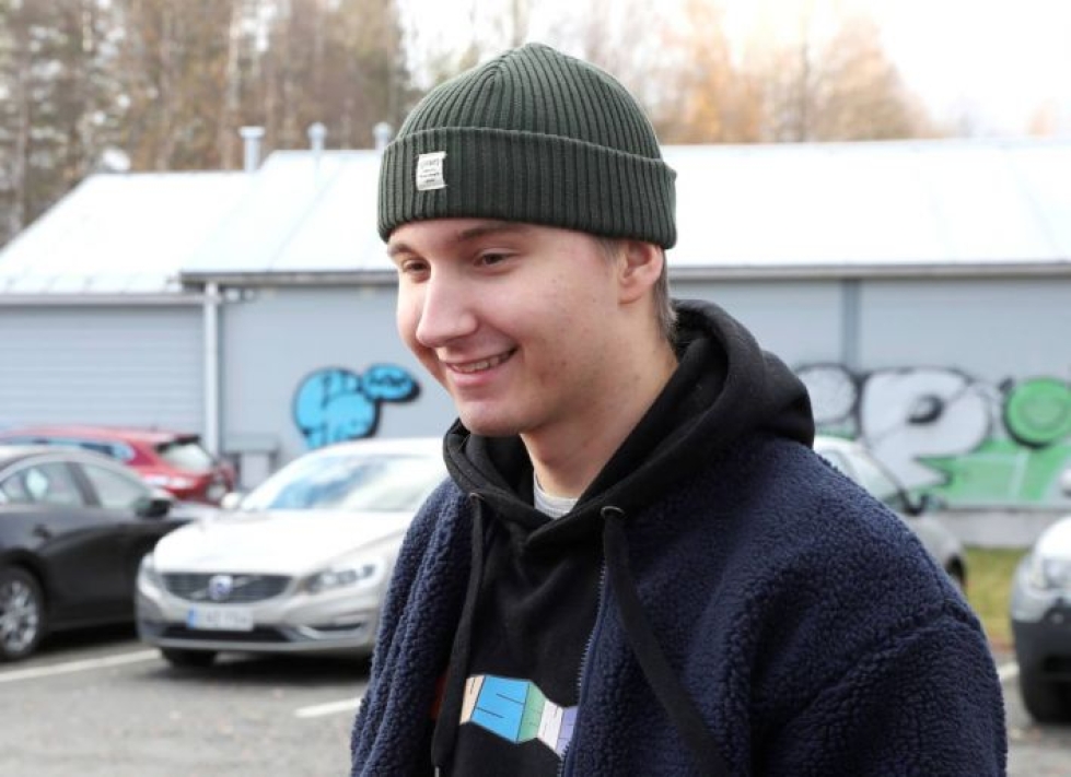 Julius Kellomäki, 20, Helsinki: Siirreltäviä minulla ovat mikroaaltouuni ja herätyskello.