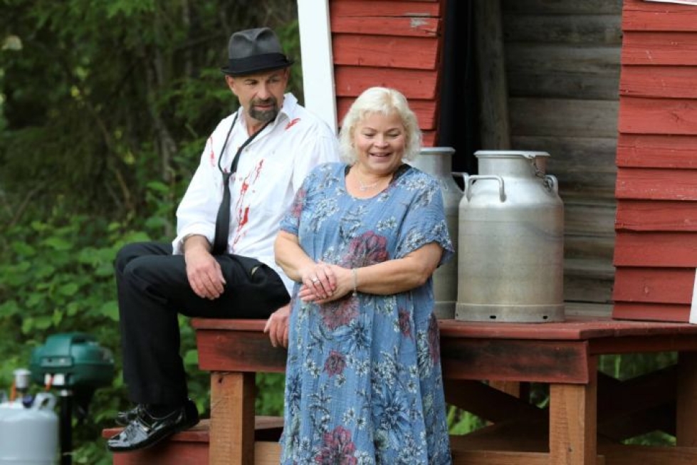 Martti Kärki ja Vuokko Siponen näyttelivät kuluneena kesänä Loukun kesäteatterissa Markku Pölösen kirjoittamassa Onnen maa -näytelmässä.