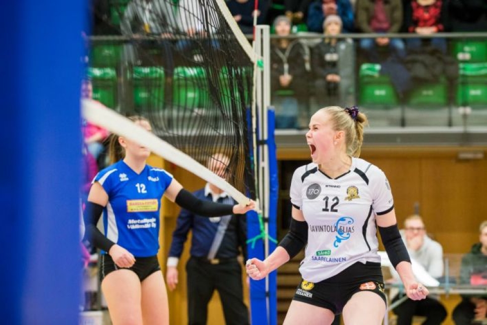 Anniina Kastarinen (12) tuulettelee jatkossa liigassa.