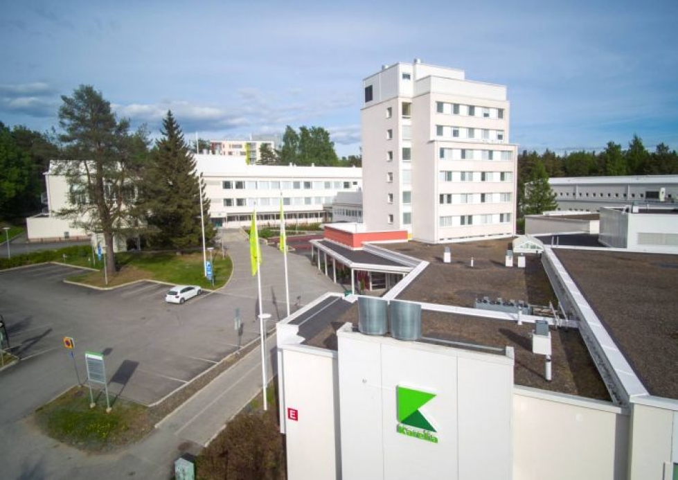 Karelia-ammattikorkeakoulu on ryhtynyt toimenpiteisiin opinnäytetöiden tarkastuksen parantamiseksi.