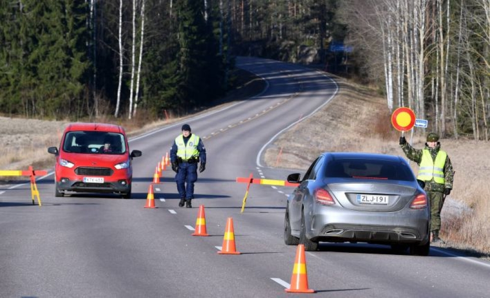 Koronavirusrajoitusten vuoksi liikennettä arvioidaan olevan pääsiäisenä vähän. LEHTIKUVA / Jussi Nukari