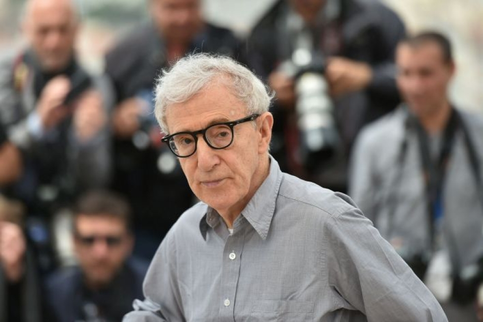 Woody Allenin mukaan Amazon syyllistyi sopimusrikkomukseen, kun sen suoratoistopalvelu perui ohjaajan kanssa tehdyn elokuvasopimuksen. LEHTIKUVA/AFP