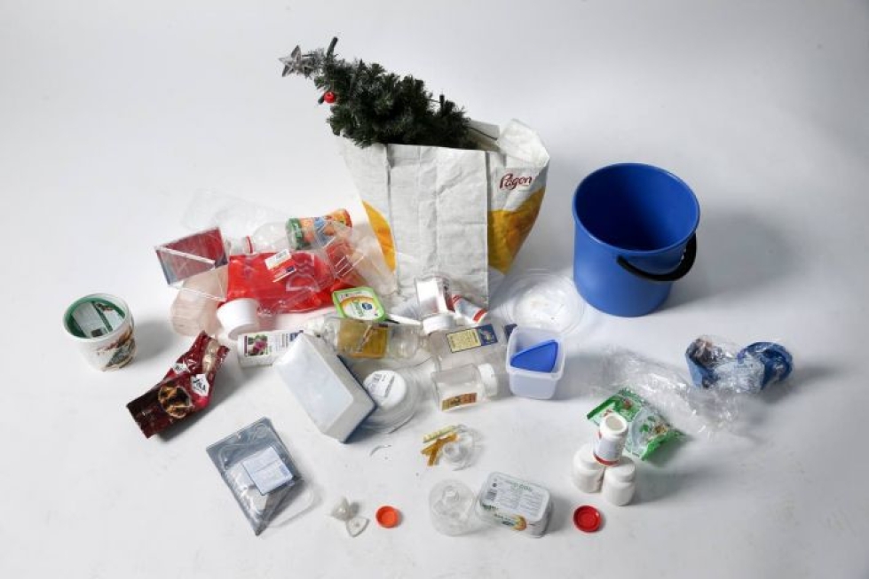 Kuluttajapakkausten muovista saadaan tällä hetkellä kierrätyksen kautta hyötykäyttöön vasta kymmenisen prosenttia.