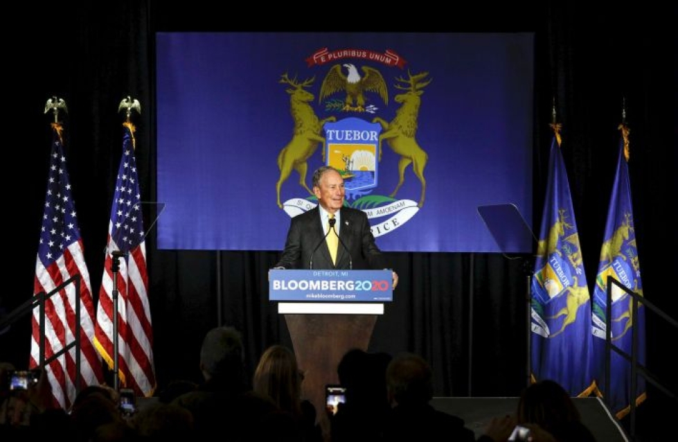 Demokraattien presidenttiehdokkuutta tavoitteleva Mike Bloomberg kampanjoi tiistaina Detroitissa. LEHTIKUVA/AFP