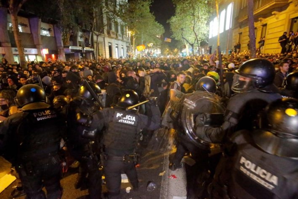 Laajat protestit ovat piinanneet Barcelonaa viime päivien ajan. LEHTIKUVA/AFP