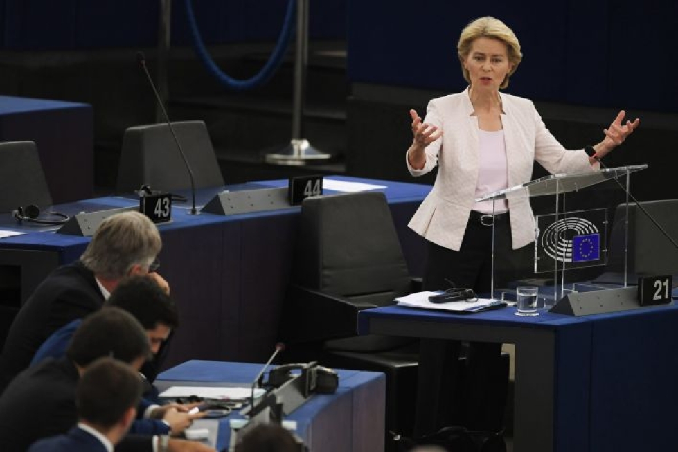 Von der Leyen tarvitsee taakseen 374 europarlamentaarikkoa eli yli puolet paikkansa ottaneista mepeistä. LEHTIKUVA/AFP