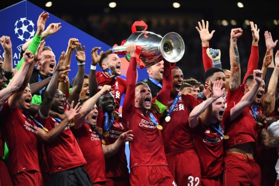 Liverpool oli ennen kauden keskeyttämistä kiinni ensimmäisessä valioliigamestaruudessaan 30 vuoteen. Viime vuonna joukkue pääsi juhlimaan Mestarien liigan vo‭ittoa. Lehtikuva/AFP
