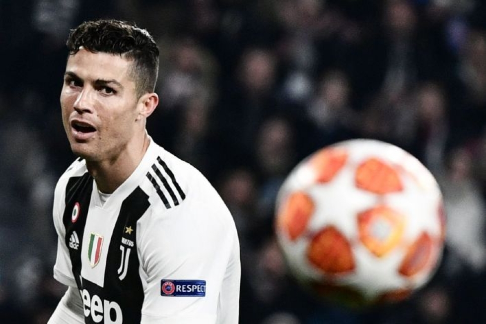 Cristiano Ronaldon mukaan kilvoittelu Lionel Messin kanssa jalkapallokenttien herruudesta on kehittänyt häntä pelaajana. LEHTIKUVA / AFP
