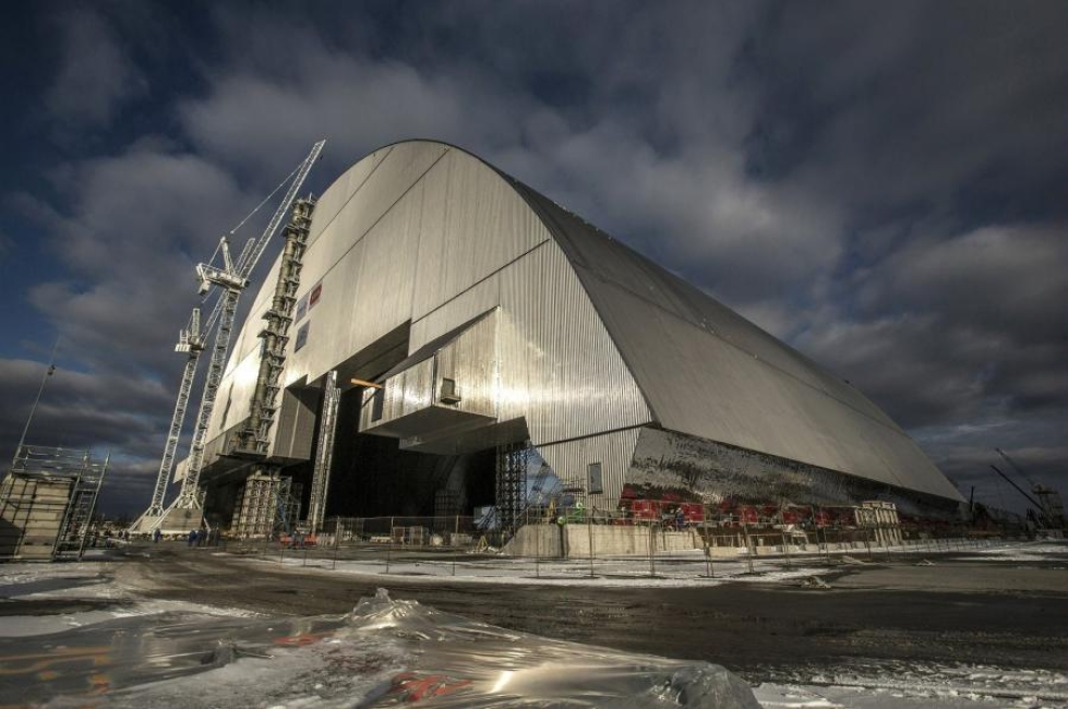 Yli yli kaksi miljardia euroa maksanut uusi suojakuori Tshernobylin ydinvoimalalle paljastettiin. LEHTIKUVA/AFP/European Bank for Reconstruction and Development (EBRD) Press-Service