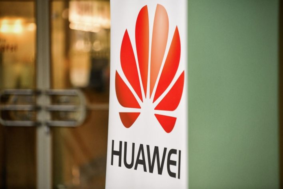 Puhelinten maahantuoja ilmoitti olevansa asiasta yhteydessä Huaweihin. LEHTIKUVA / AKU HÄYRYNEN