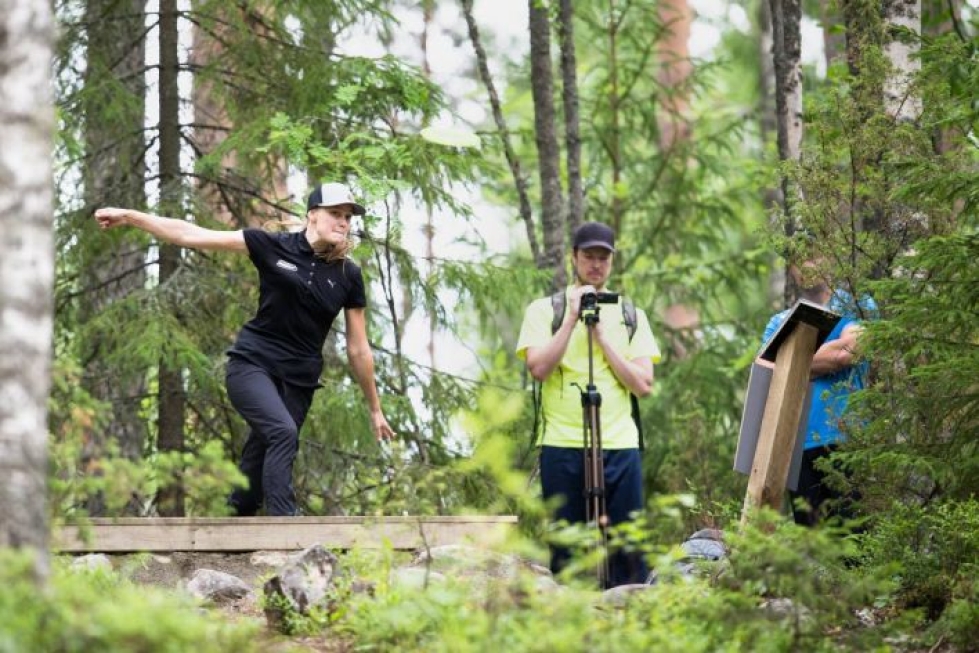 Henna Blomroos voitti parinsa Jani Ikosen kanssa Pro-luokan Suomen mestaruuden.