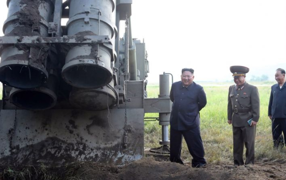 Pohjois-Korean valtion media KCNA:n mukaan Kim "antoi ohjausta kentällä". LEHTIKUVA/AFP