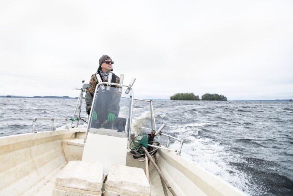 Kalojen suoramyyntiin on osallistumassa 25–30 pohjoiskarjalaista ammattikalastajaa. Hannu Launonen on yksi heistä.