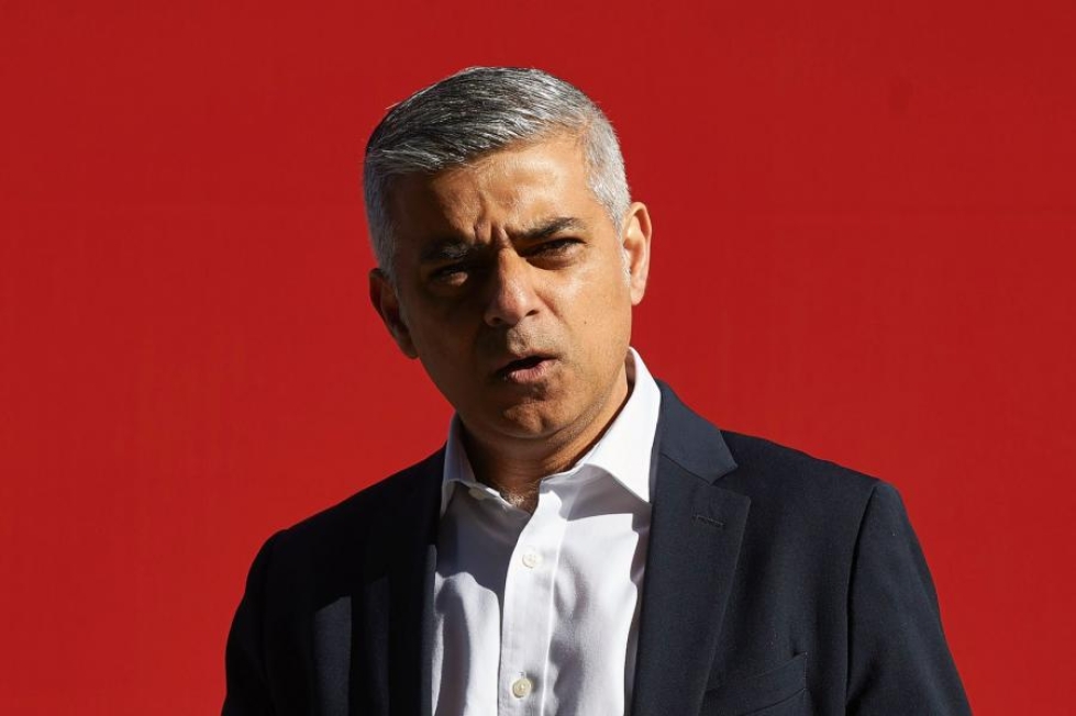 Työväenpuolueen Sadiq Khan on ennakkosuosikki Lontoon uudeksi pormestariksi. LEHTIKUVA/AFP
