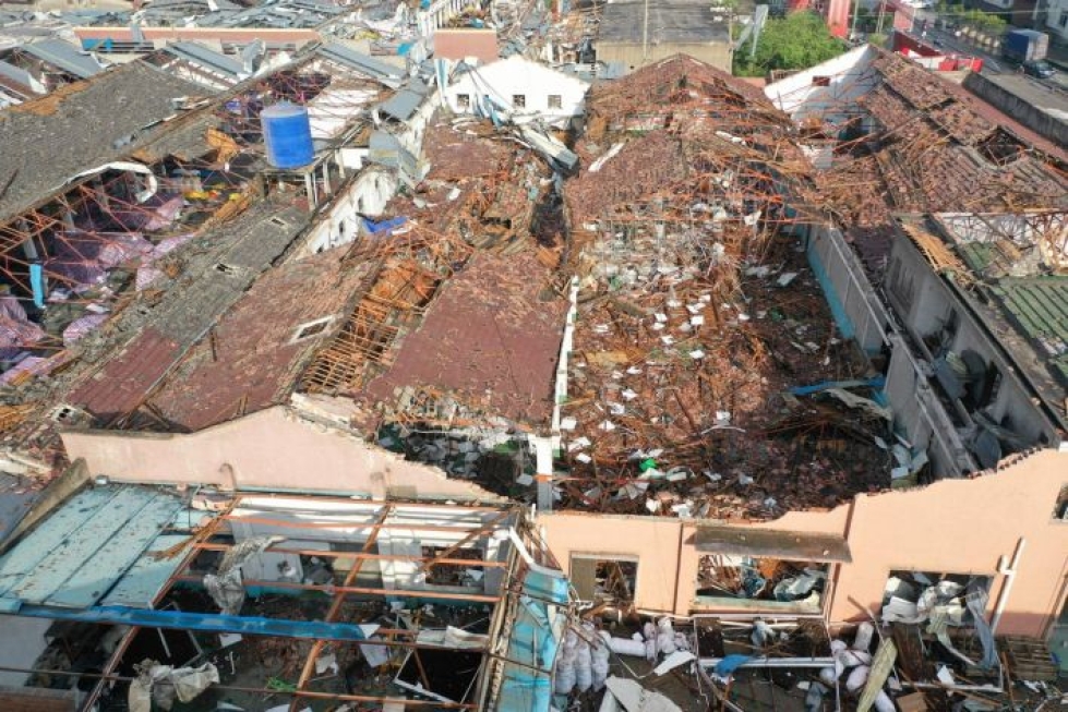 Tornado jyräsi matalaksi useita rakennuksia Suzhoun kaupungissa 15. toukokuuta 2021. LEHTIKUVA/AFP