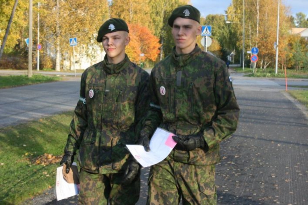 Pohjois-Karjalan prikaatin sissikomppanian varusmiehet
Samuli Räsänen ja Taneli Kärmeniemi Lieksassa vuonna 2011.